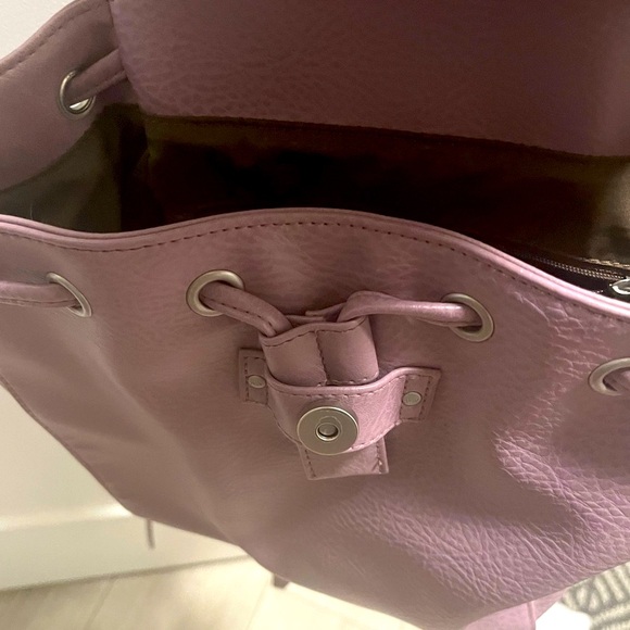 Gorgeous dusk purple backpack from Matt& Nat. Excellent condition. - Picture 5 of 7